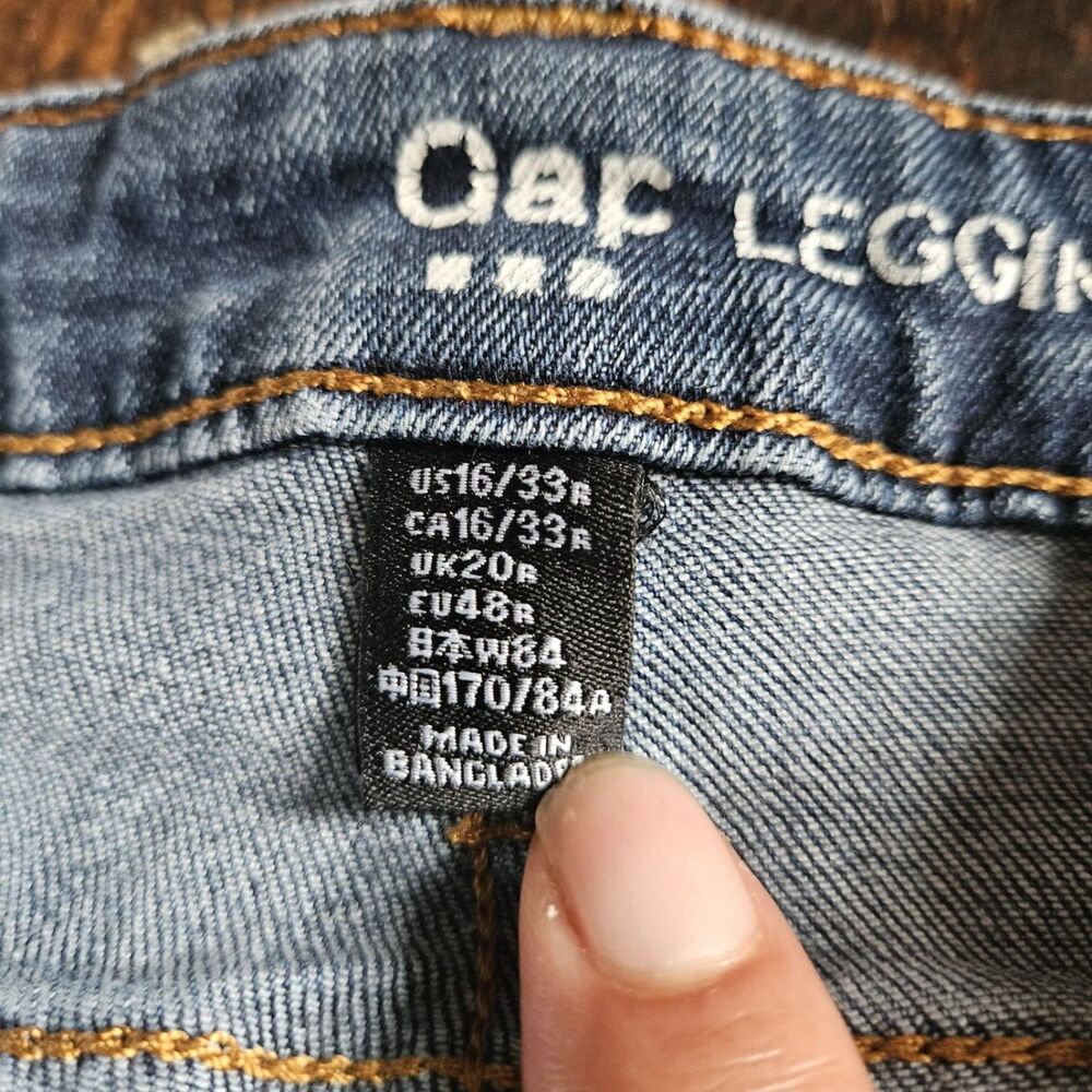 Gap Legging dark wash denim pants a stretchy mid-rise fit, size US 16/33R.